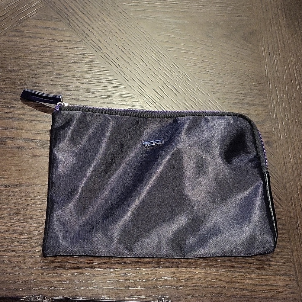 Tumi Delta Amenity Kit